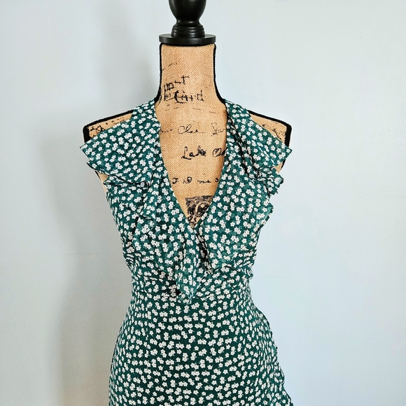 C/MEO Collection Green Floral Ruffle V-neck & Tiered Skirt Maxi Dress Size XS - Picture 3 of 9